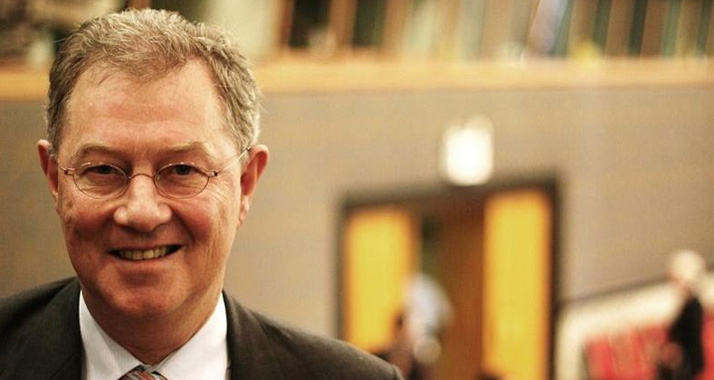 Der UN-Gesandte Serry hat die Aussetzung der Wählerregistrierung durch die Hamas kritisiert.