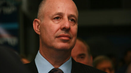 Zachi Hanegbi kehrt von der Kadima-Partei wieder in den Likud zurück.