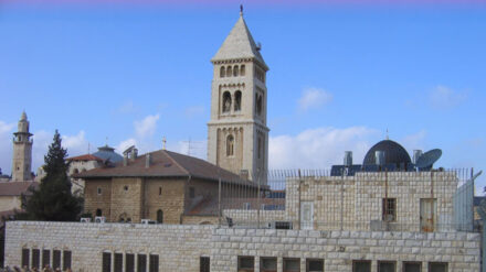 Zwei ultraorthodoxe israelische Abgeordnete wenden sich gegen die Diskriminierung von Kirchen.