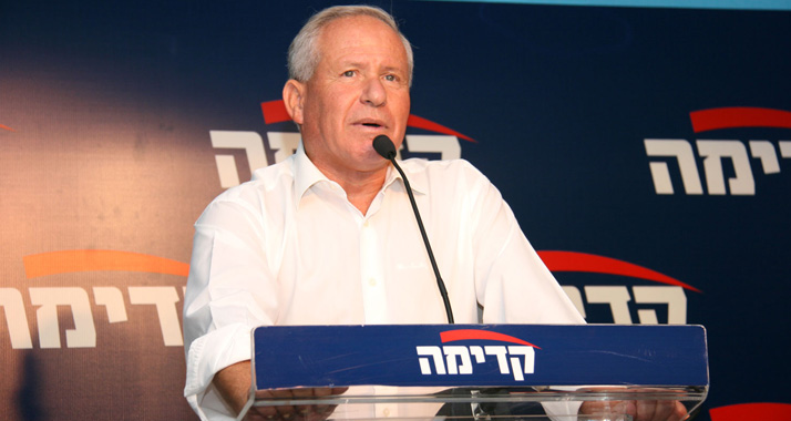 Avi Dichter, hier noch am Kadima-Rednerpult, verlässt die Oppositionpartei, um Heimatschutzminister zu werden.