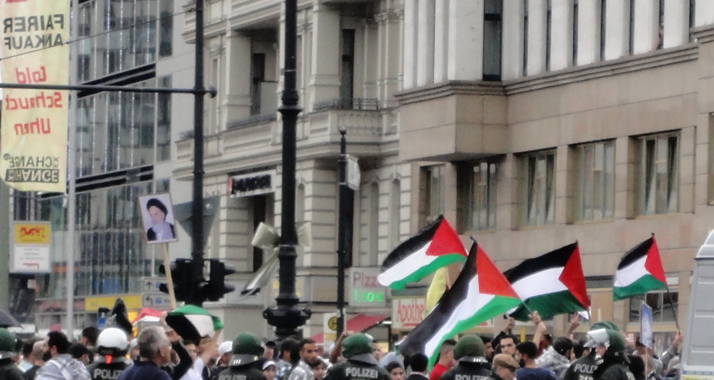 Teilnehmer des "Al-Quds-Tages" in Berlin 2011.