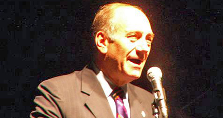 TeilWeiteres Verfahren eingestellt: der frühere israelische Premierminister Ehud Olmert – hier im Mai 2006