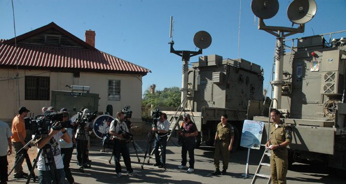 Bereits im Jahr 2010 informierte das israelische Armee die Medien über eine geplante SMS-Warnaktion.