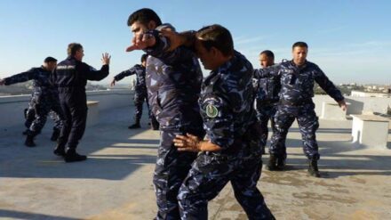 Gewalt durch palästinensische Sicherheitskräfte wird laut HRW nicht ausreichend verfolgt. (Im Bild: Polizeitraining in Ramallah)