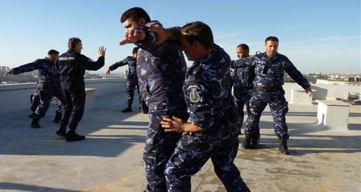 Gewalt durch palästinensische Sicherheitskräfte wird laut HRW nicht ausreichend verfolgt. (Im Bild: Polizeitraining in Ramallah)