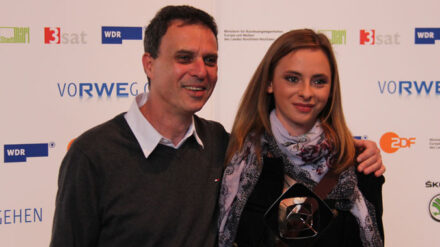 Die ARD sendet am Mittwoch einen Film von Dror Zahavi (l.) – hier mit Carolyn Genzkow