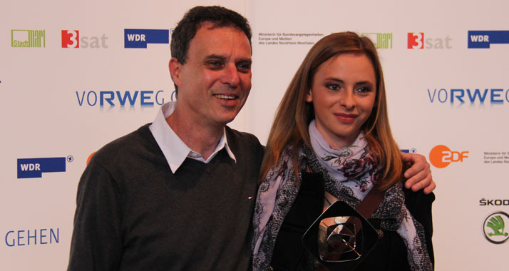 Die ARD sendet am Mittwoch einen Film von Dror Zahavi (l.) – hier mit Carolyn Genzkow