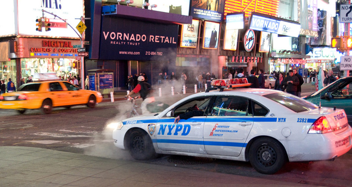 Die Polizeiautos mit der Aufschrift "NYPD" prägen das Stadtbild von New York. Nun ist ein Verbindungsmann in Israel stationiert.