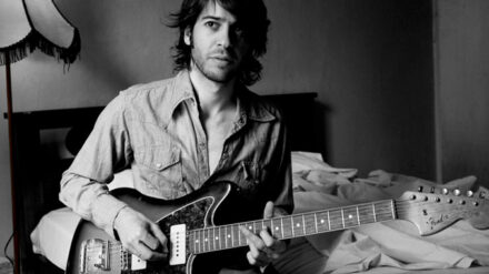 Begehrt mit und ohne Gitarre: Geva Alon