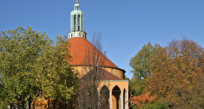In der Kirche auf dem Tempelhofer Feld in Berlin haben pro-palästinensische Aktivisten ein israelisches Benefizkonzert gestört.