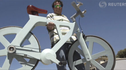 Itzhar Gafni will sein Fahrrad vor allem in Afrika vermarkten und plant bereits ähnliche Produkte aus Pappe.