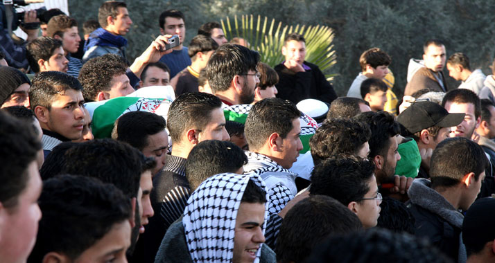 Tausende folgten der Prozession zur Beisetzung von Achmed Dscha'abari (hier ein Archivbild).