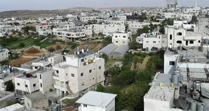 In der Ortschaft Halhul haben Soldaten einen Palästinenser erschossen, der sie mit Steinen beworfen hatte.