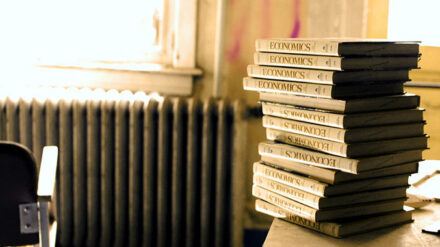 Die Deutsch-Israelische Schulbuchkommission diskutiert in Berlin über Begriffe in Schulbüchern aus beiden Ländern.