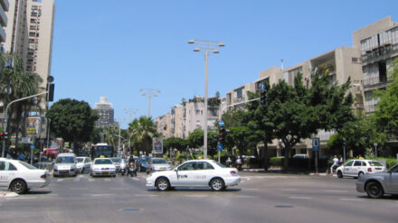 Im Zentrum von Tel Aviv hat sich ein Anschlag in einem Bus ereignet.