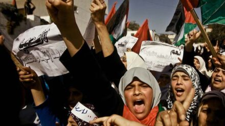 Palästinenser demonstrieren in Gaza für nationale Einheit. (Archivbild)