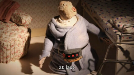 Preisgekrönter Film: Ein alter Mann diskutiert mit einer Krankenschwester über Gott und den Tod.