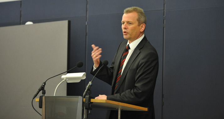 Der Nürnberger Oberbürgermeister Maly berichtete von seinem ersten Besuch in Auschwitz.