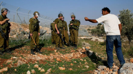 Konfliktpotential: An der Grenzlinie zwischen Israel und dem Westjordanland geraten Palästinenser und israelische Soldaten immer wieder aneinander.