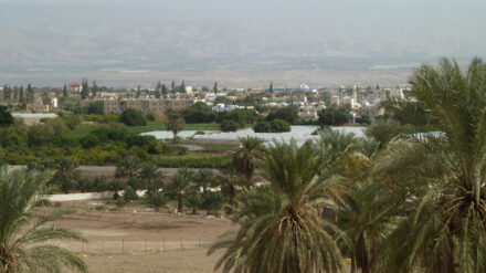 In der Nähe von Jericho haben Sicherheitskräfte drei Palästinenser mit einem Sprengsatz aufgegriffen.