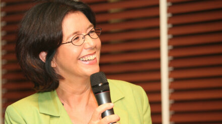 Christine Muttonen spricht in außenpolitischen Fragen für die Nationalratsfraktion der SPÖ. Die Kennzeichnung von Waren aus israelischen Siedlungen ist ihr ein wichtiges Anliegen.