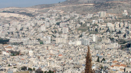 In Nablus haben drei palästinensische Häftlinge einen Hungerstreik begonnen.