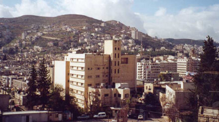 In der Nähe der Stadt Nablus kam es bereits am Mittwoch zu Auseinandersetzungen zwischen Palästinensern und israelischen Soldaten.