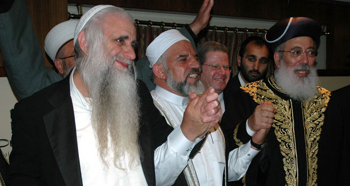 Der Siedler und Friedensaktivist Rabbi Menachem Froman (l.) hat den Kampf gegen den Krebs verloren.