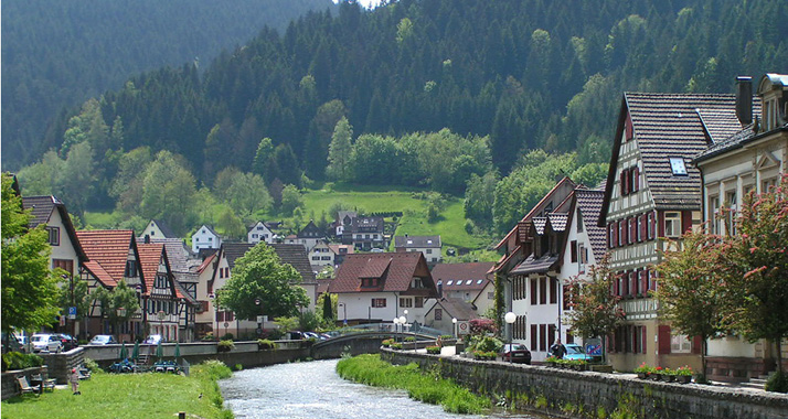 Grüne Wälder, kleine Dörfer und viel Ruhe: Israelis verbringen ihren Urlaub zunehmend im Schwarzwald. (Im Bild: Schiltach, Baden-Württemberg)