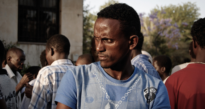 Fremdenfeindlichkeit ist auch in Israel ein Problem. (Im Bild: Ein afrikanischer Arbeiter bei einem Anti-Rassismus-Protest in Tel Aviv)