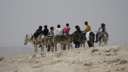 Herzlich haben sich Beduinen vom israelischen Kommandeur Rosso verabschiedet. (Symbolbild)