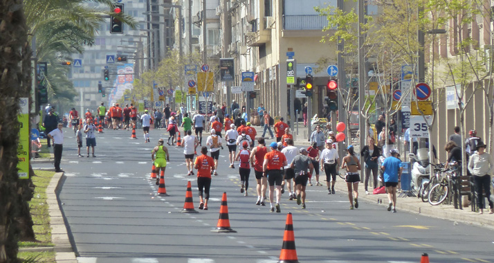 Beim diesjährigen Stadtlauf in Tel Aviv haben einige Läufer einen Hitzschlag erlitten. (Im Bild: Tel Aviv-Marathon 2012)