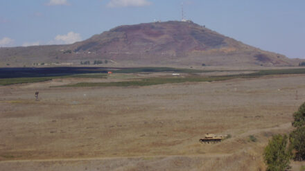 Nach einem Angriff auf eine Patrouille nahe Tel Fares hat das israelische Militär einen syrischen Stützpunkt zerstört.