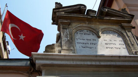 Synagoge in Istanbul: Israelische Politiker weisen auf eine lange Tradition der guten jüdisch-türkischen Beziehungen hin