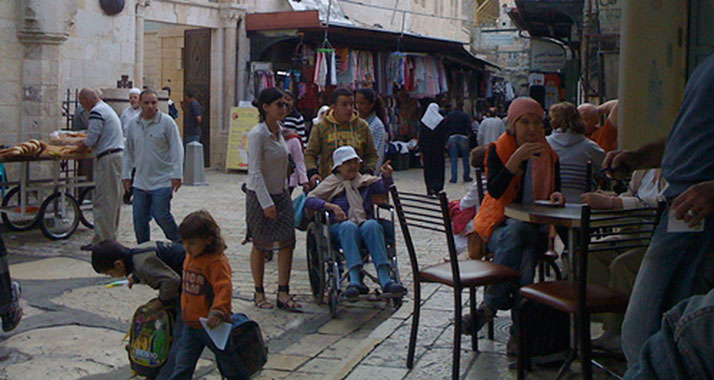 In Israel leben nun 8 Millionen Menschen, davon sind 6 Millionen Juden.