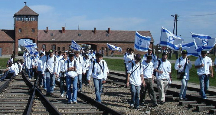 Der "Marsch der Lebenden" in Auschwitz demonstriert am Jom HaSchoah das Überleben des jüdischen Volkes. (Archivbild)