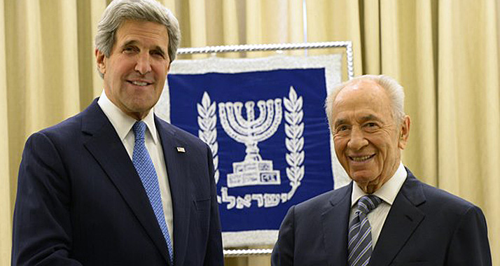 US-Außenminister Kerry (l.) und Israels Präsident Peres sehen derzeit gute Chancen auf neue Verhandlungen im Nahostfriedensprozess.