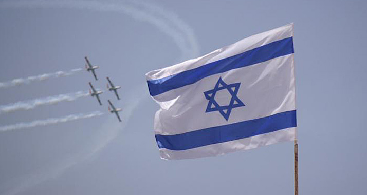 Am Unabhängigkeitstag Jom Ha'Atzmaut zeigt die israelische Luftwaffe ihre Künste.