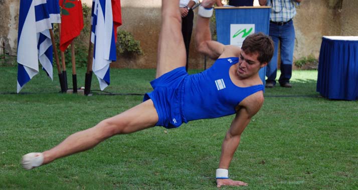 Schatilov in Aktion – der 26-Jährige belegte bei der Turn-EM am Boden den ersten Platz. (Archivbild)