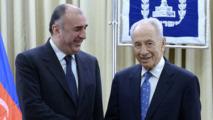 Sprachen über den Iran: Israels Staatspräsident Peres und der aserbaidschanische Außenminister Mammadyarov (l.)