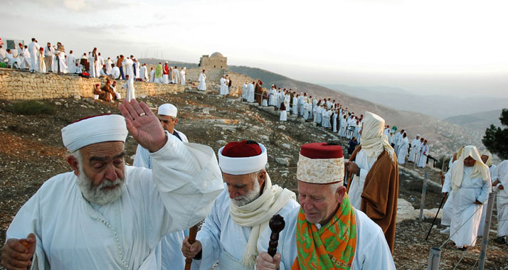 Zu Beginn des Festes ziehen die Samaritaner in einer Prozession auf den Berg Garetzim.