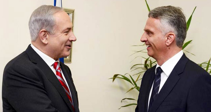 Sprachen über Volksabstimmungen: Israels Premier Netanjahu und der schweizerische Außenminister Burkhalter (r.)