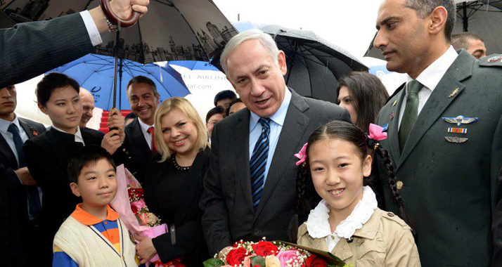 Benjamin Netanjahu und seine Frau Sara wurden in Schanghai herzlich empfangen.