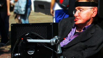 Lehnt eine Reise nach Israel ab: Der Physiker Stephen Hawking (hier in Cambridge 2008)