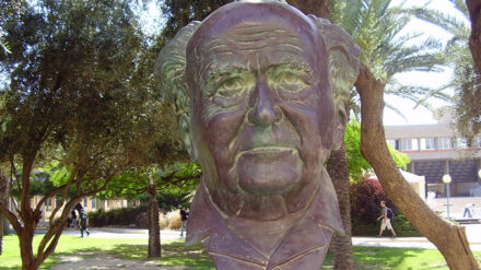 Bei Netanjahu in guter Erinnerung: David Ben-Gurion (hier die Statue vor der Ben-Gurion-Universität)