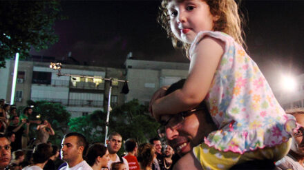 Die Menschen in Israel nehmen die Sozialproteste wieder auf. Hier ein Bild der Demonstrationen aus dem vergangenen Jahr Ende Juli in Tel Aviv.