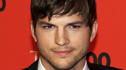 Ashton Kutcher, hier 2010, hat seinen Look immer wieder verändert.