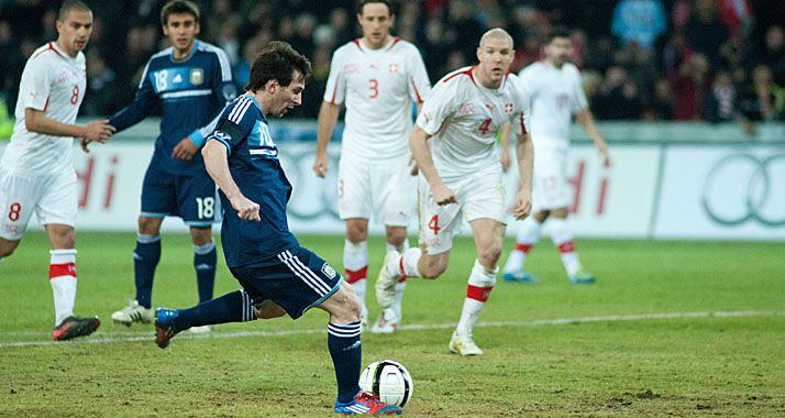 Lionel Messi – hier bei einem Länderspiel gegen die Schweiz – hat Zeit für zwei palästinensische Kinder gefunden.