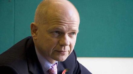 William Hague stellt sich ganz klar gegen die israelische Siedlungspolitik.