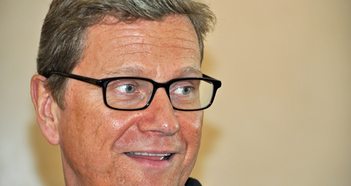 Guido Westerwelle (FDP) will der Hisbollah künftig die Arbeit erschweren - durch eine Nennung auf der EU-Terrorliste.